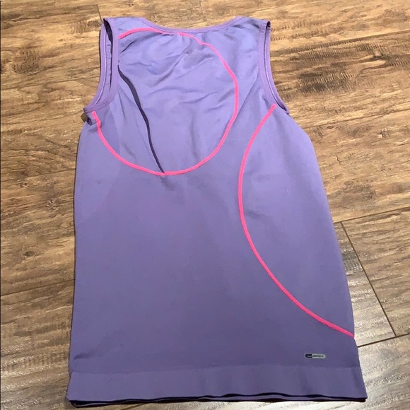 Puma workout top - Picture 3 of 5